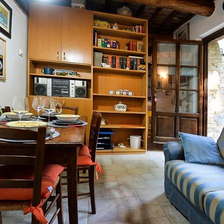 Апартаменты Loft In Antico Mulino Isola d'Arbia Экстерьер фото