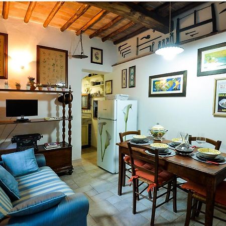 Апартаменты Loft In Antico Mulino Isola d'Arbia Экстерьер фото